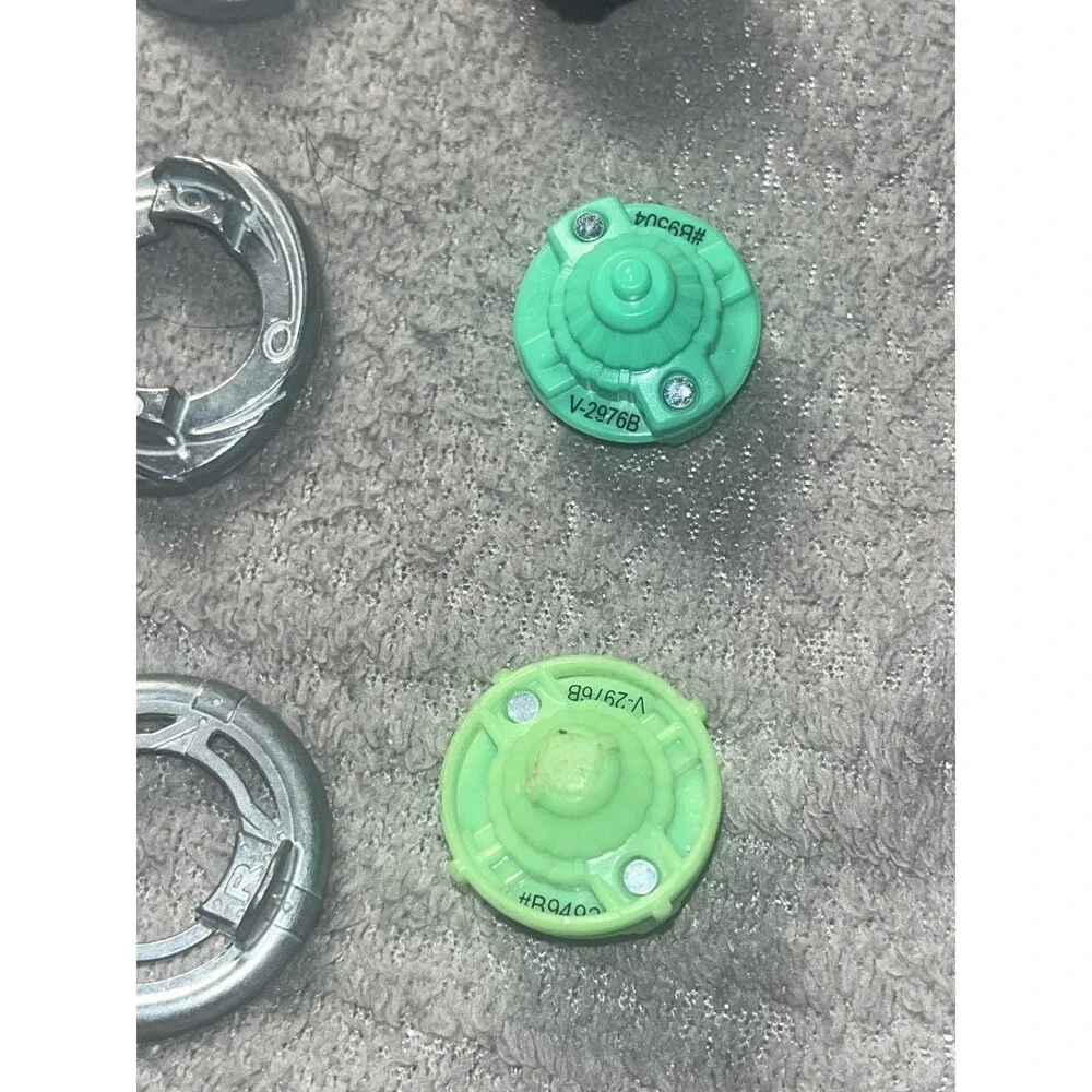 Beyblade Burst Lot Tomy Hasbro 3 Beys Unicrest Doomscizor Betromoth w/ Launcher